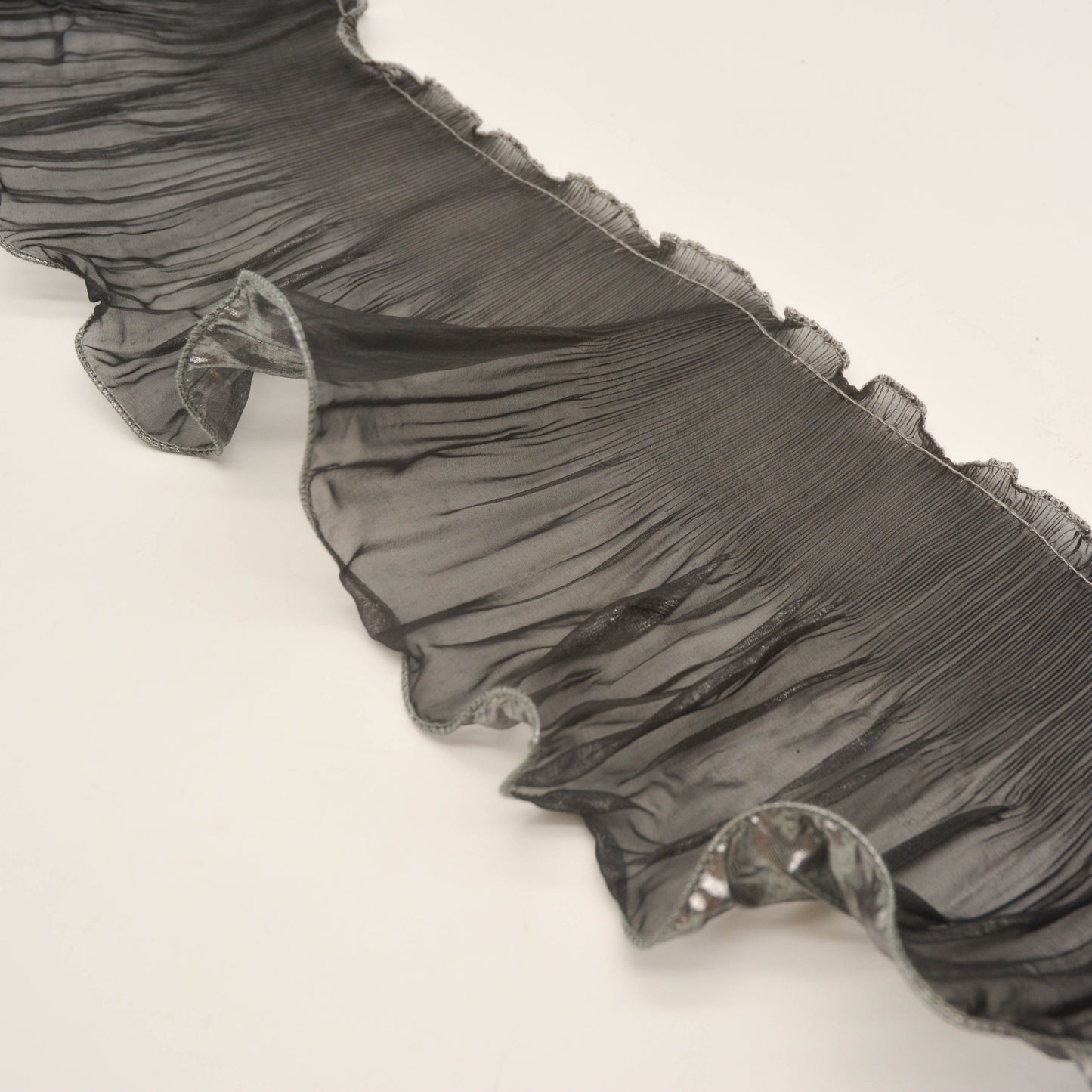 Frillneck Foil Pleated Chiffon Trim
