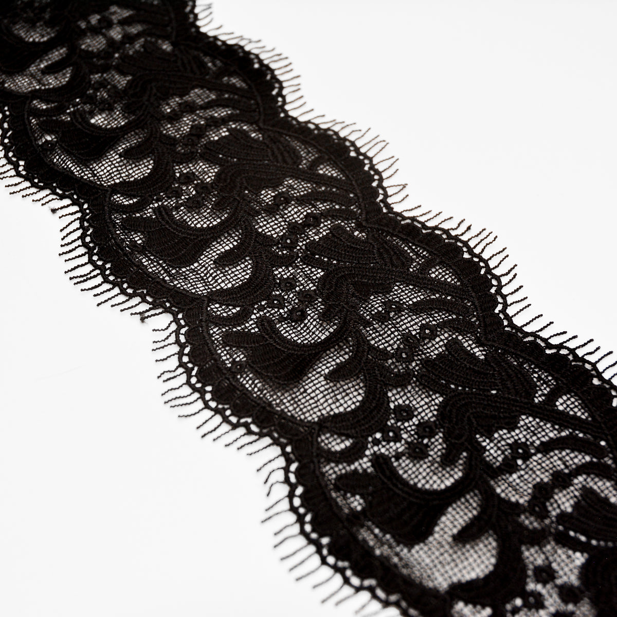 Alex Knitted Eyelash Trim