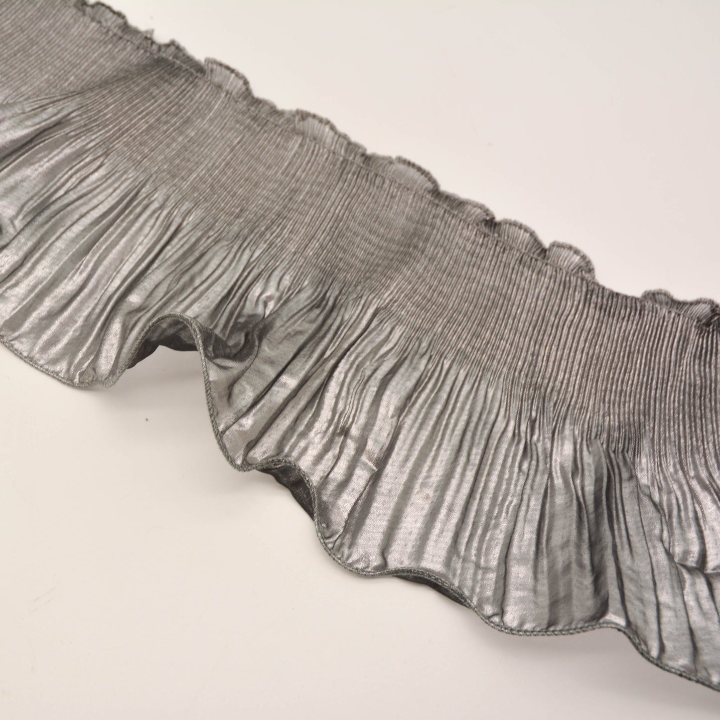 Frillneck Foil Pleated Chiffon Trim