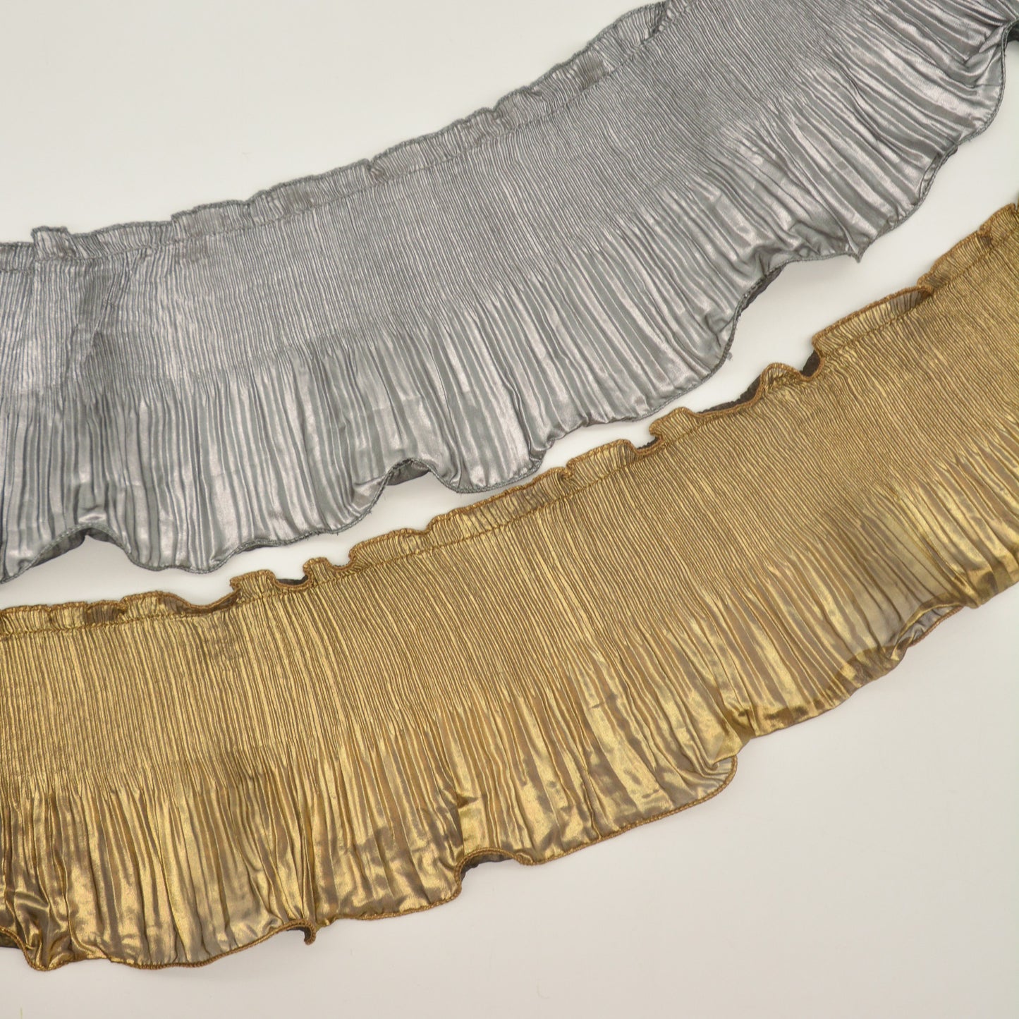 Frillneck Foil Pleated Chiffon Trim